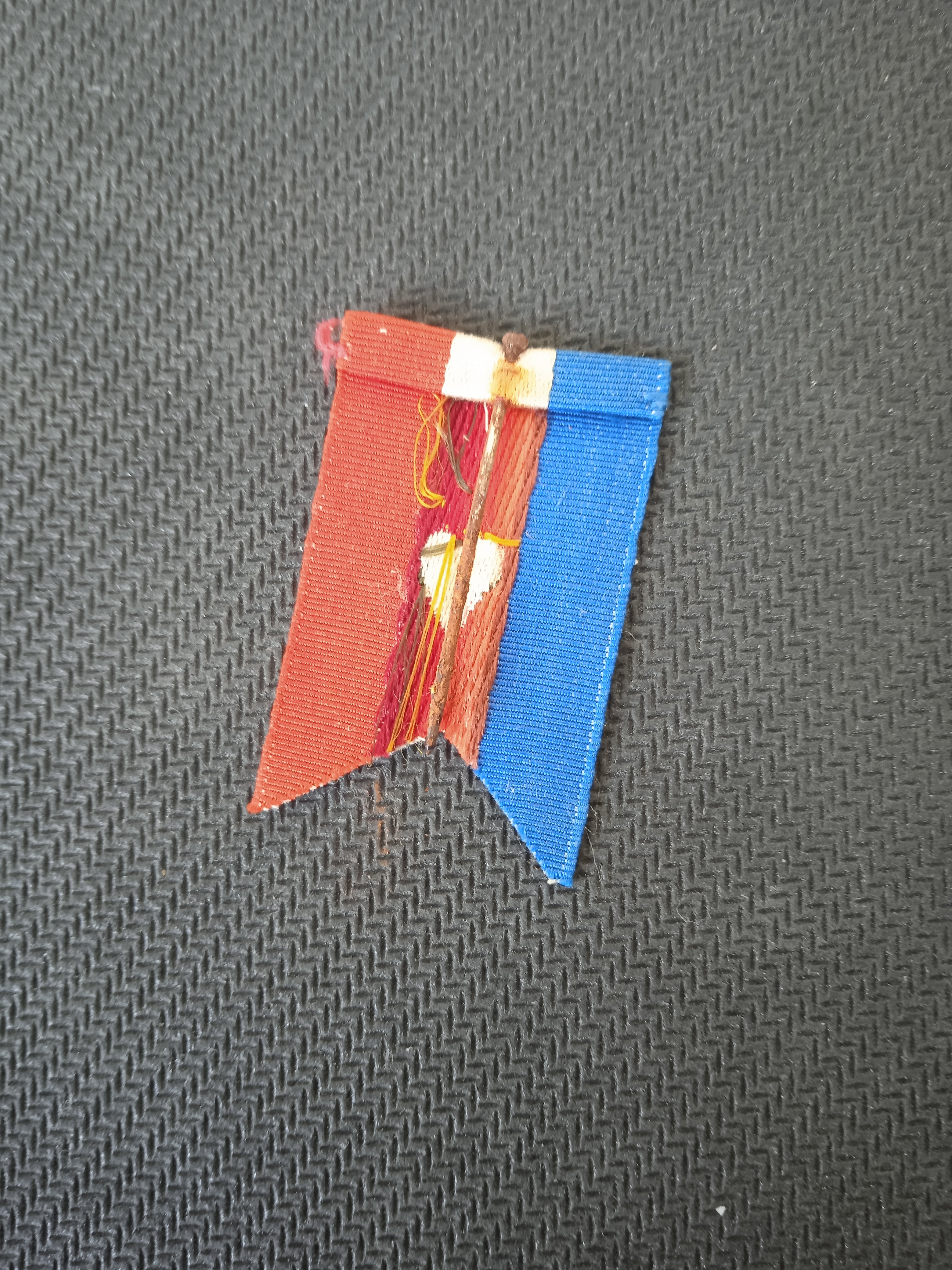 Drapeau Epinglette N° 147