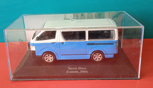 Voiture miniature IXO  1/43 occasion Taxis du monde  Toyota Hiace Luanda 2004