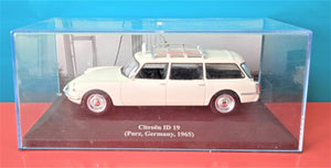 Voiture miniature IXO occasion  1/43 Taxis du monde  Citroen ID 19 (Porz Germany 1965)