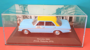 Voiture miniature IXO occasion  1/43 Taxis du monde  Mercedes 200 D (Perak Malaysia 1975)