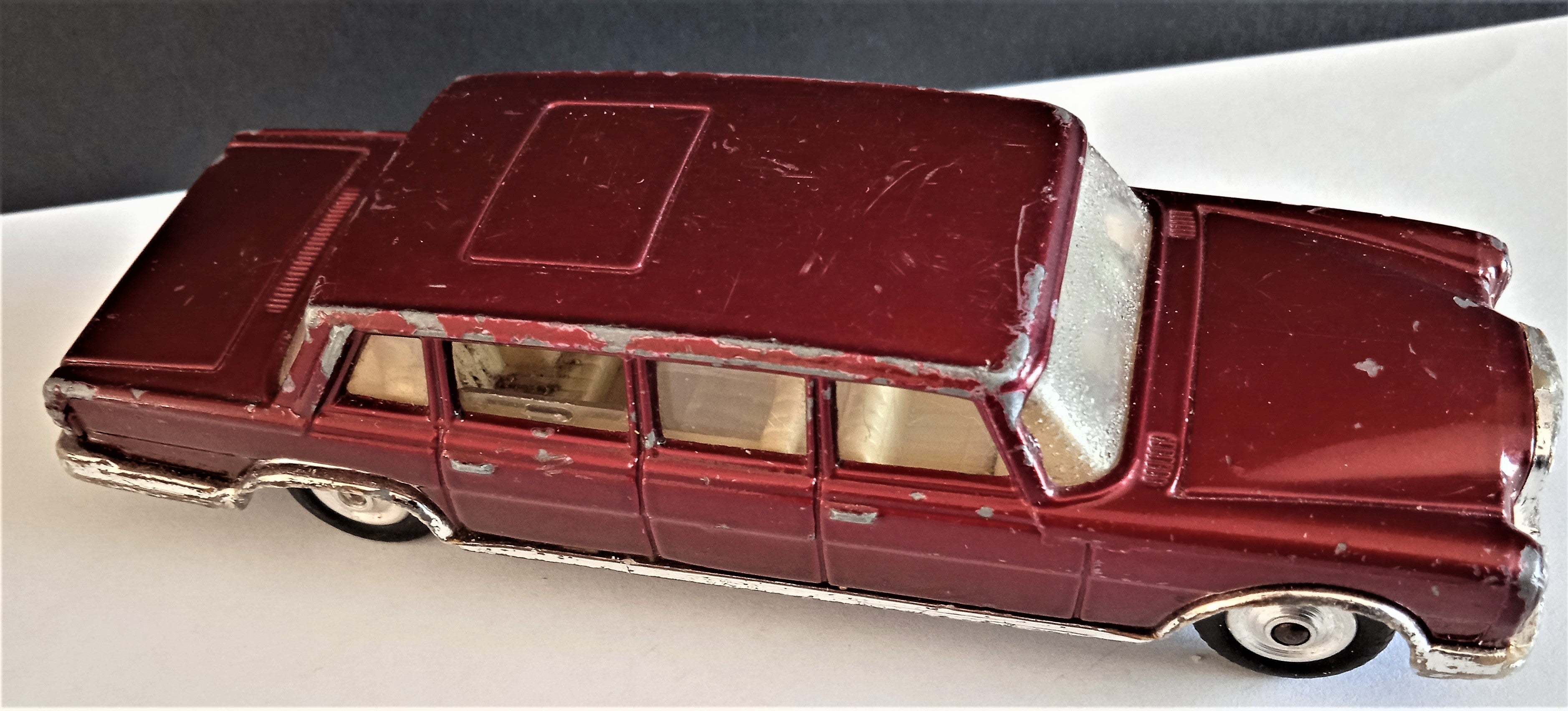 CORGI TOYS  Mercédès 600 Pullman métal 1/43e